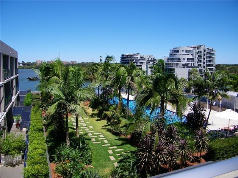 4 The Crescent, Wentworth Point NSW 2127